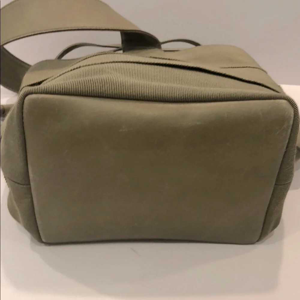 Authentic VTG Salvatore Ferragamo Tiered  Bucket  Tote Bag - Very Good Condition - Picture 7 of 9